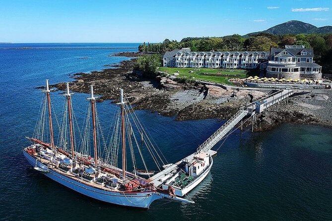 1.5 to 2-Hr Windjammer Sailing Trip in Maine w/ Licensed Captain - The on-board picnic: simple food, better location
