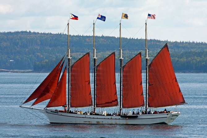 1.5 to 2-Hr Windjammer Sailing Trip in Maine w/ Licensed Captain - The crowd factor on a 150-person sailing ship