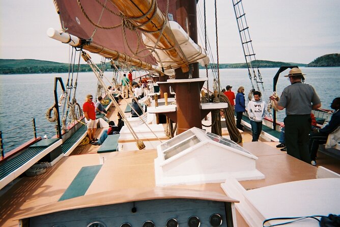 1.5 to 2-Hr Windjammer Sailing Trip in Maine w/ Licensed Captain - When there is not enough wind: sailing changes into a bay cruise