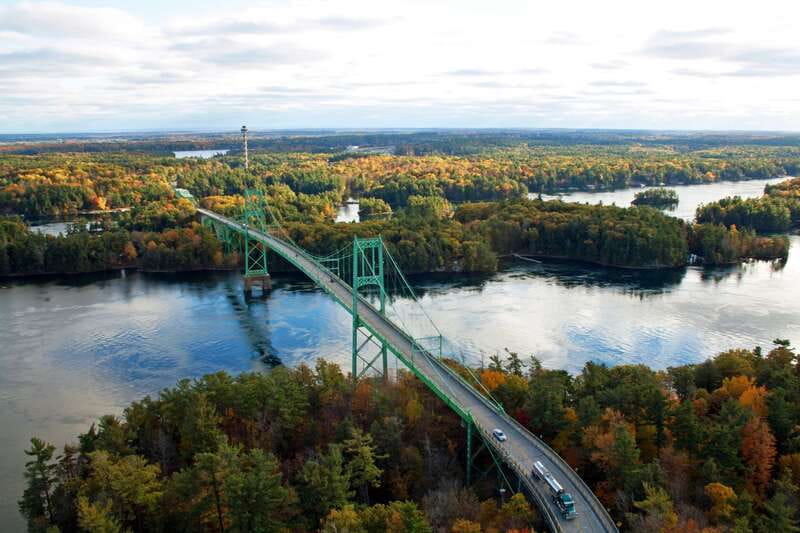1000 Islands: 10, 20, 30, or 60-Min Scenic Helicopter Tour - Crew performance: what the best pilots do with the short time