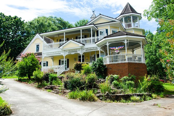 2.5 Hour Atlanta Local Food + Victorian Cemetery Tour - Why Grant Park and Oakland Cemetery work so well together
