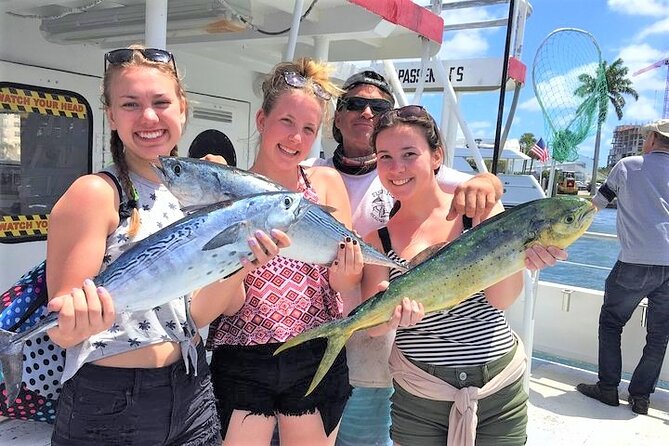 4-Hour Day or Night-Time Reef Bottom Fishing Charter in Fort Lauderdale - Setting Off From 301 Seabreeze Blvd on a Comfort-First Boat