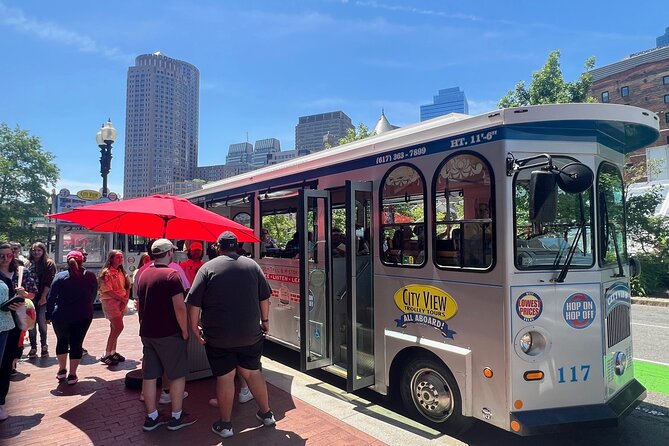 80-Minutes NON-STOP Trolley of Historic Boston and Freedom Trail - Getting to Stop 1 on Atlantic Ave, and how the departures really work
