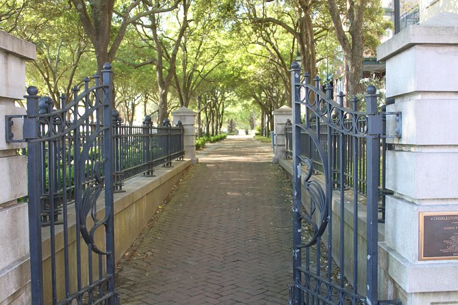 90-Minute Charleston City Sightseeing Bus Tour - Rainbow Row and Colonial Lake, Plus What the Architecture Can Teach You