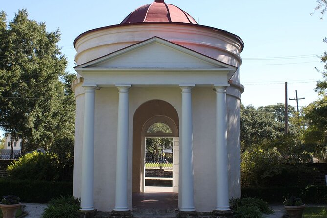 90-Minute Charleston City Sightseeing Bus Tour - St. Philip’s Episcopal Church, City Market Area, and the Four Corners of Law