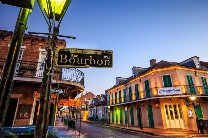 Adults Only Haunted Pub Crawl in New Orleans - Lalaurie Mansion area: an exterior look with maximum atmosphere