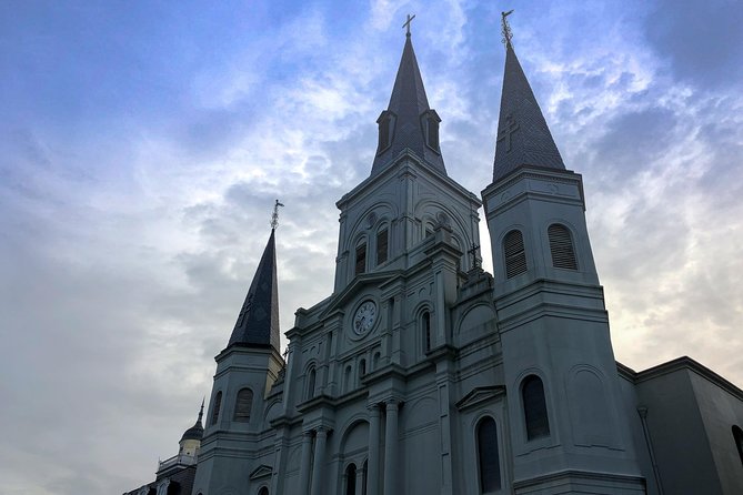 Adults Only Haunted Pub Crawl in New Orleans - The French Quarter walk: ghost stories that stay tied to places