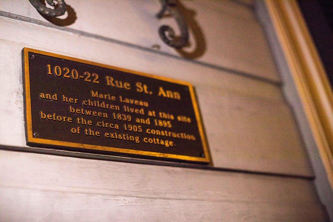 Adults-Only New Orleans Ghost, Crime, Voodoo, and Vampire Tour - Why this adults-only French Quarter tour feels different at night