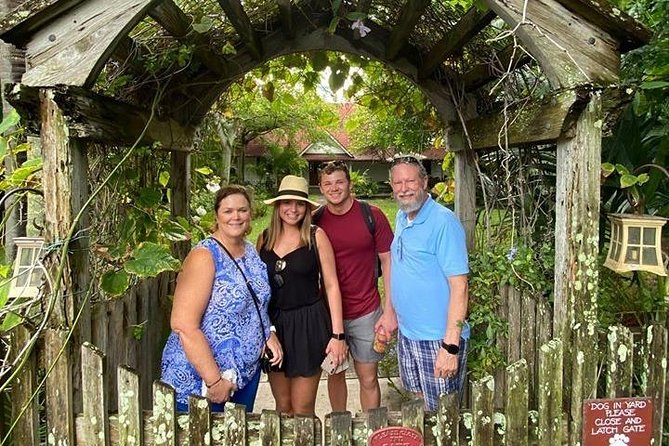 Afternoon at McGarret - Hawaii 5-0 TV Tour - Small Group Size, Hotel Pickup, and How the Tour Feels in Motion