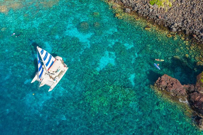 Afternoon Sail & Snorkel to the Captain Cook Monument - Crew style, safety focus, and culture moments onboard