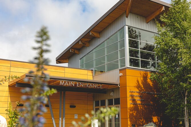 Alaskan Heritage & Sightseeing Tour - What the small group format does for your day