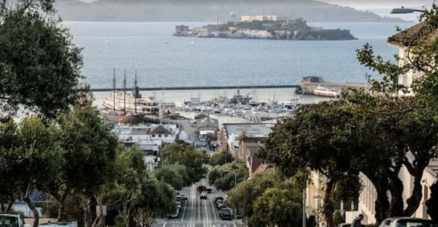 Alcatraz Island Prison Tour & Bay Cruise Combined Package - Meet at 571 Post Street, Then Get to Pier 33 on Time