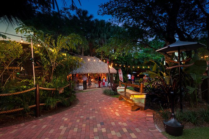 All You Can Eat BBQ Dinner and Show at Tropical Isle with Sightseeing Cruise - Key things to know before you go