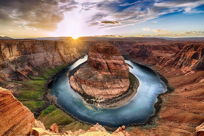 Antelope Canyon and Horseshoe Bend Day Tour from Flagstaff - Horseshoe Bend: Your 2-Mile Walk to the Colorado River View