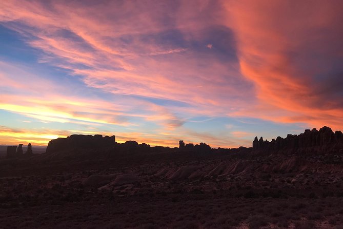 Arches National Park 4x4 Adventure from Moab - Fossil time at Utahraptor State Park, then dinosaur tracks on the way out