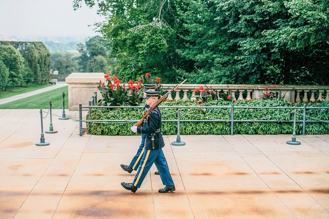 Arlington National Cemetery Walking Tour & Changing of the Guards - Guides, group size, and what the reviews suggest you’ll feel