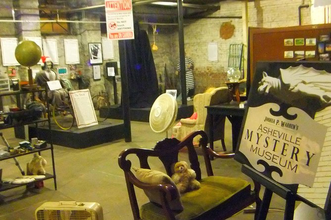 Asheville Night-Time Walking Ghost Tour - Stop 2, Grove Arcade: Helen Clevenger and the blood-red haze story