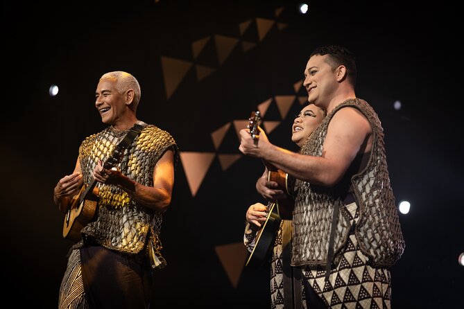 'Auana by Cirque du Soleil at the Waikiki Beachcomber Hotel - What Auana is, and why it works in Waikiki