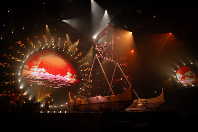 'Auana by Cirque du Soleil at the Waikiki Beachcomber Hotel - The performances you will feel in your seat