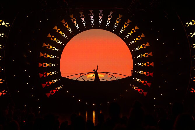 'Auana by Cirque du Soleil at the Waikiki Beachcomber Hotel - Ticket type and what it means for your day