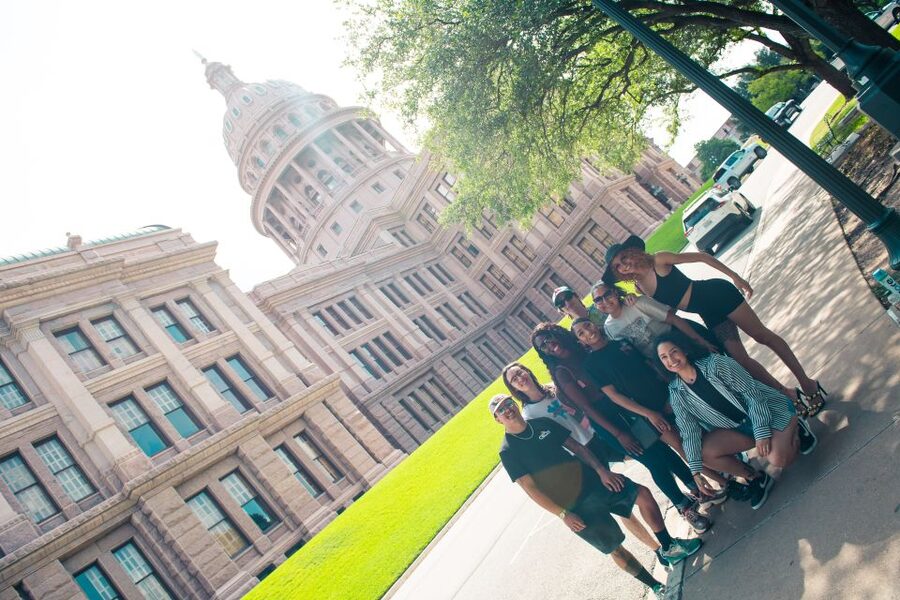 Austin: Best of Austin Driving Tour with Local Guide - Meet at the Austin Visitor Center, and park with a plan