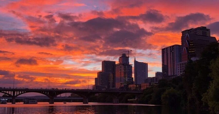 Austin: Sunset Bat Watching Kayak Tour - Meeting at Austin Rowing Club, then a calm warm-up on the water