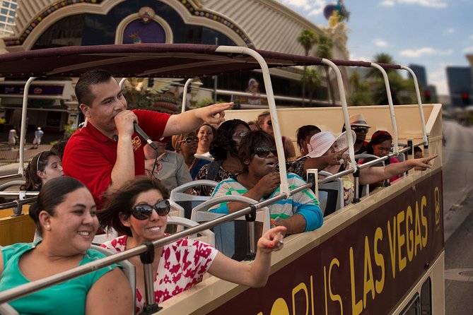 Big Bus Las Vegas: Hop-On Hop-Off Sightseeing Bus Tour - Audio, earbuds, and how the narration fits the ride