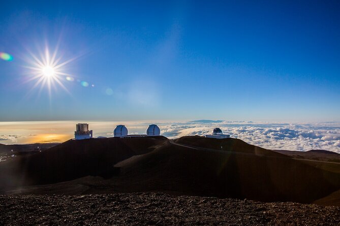 Big Island GOAT Experience: Mauna Kea Summit, Sunset & Stars - Cold-weather reality at 13,800 feet: what to pack (even with coats)