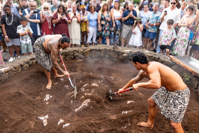 Big Island, Hawaii: Admission to Voyagers of the Pacific Luau - Dinner at the Roya Kona Resort: what is on the menu