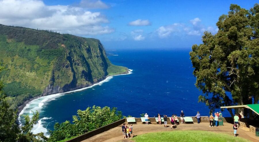 Big Island: Volcanoes, Waterfalls, & Coffee Farm Day-Trip - How the guides make or break the day