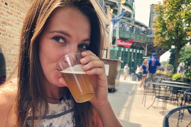 Bikes, Bites & Views: Chicago's Signature Dishes Bike Tour-Adults - Day route: Wrigleyville to the Gold Coast, with Lincoln Park in the middle