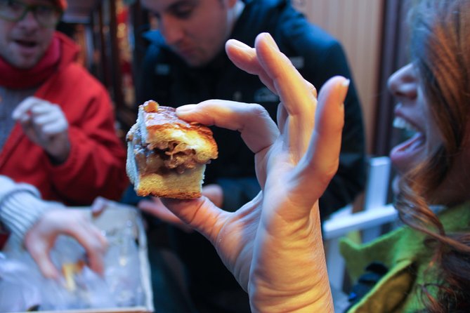 Bikes, Bites & Views: Chicago's Signature Dishes Bike Tour-Adults - Craft beer upgrade: what you get, and how to handle preferences