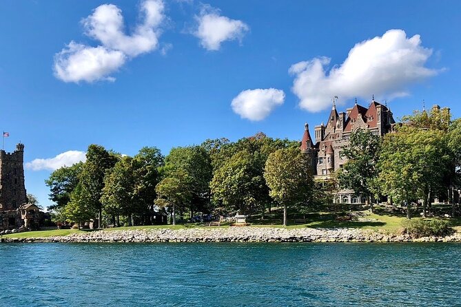 Boldt Castle and 2 Nation Tour - From Chateau Lane to Millionaire’s Row and the 1000 Islands Sights