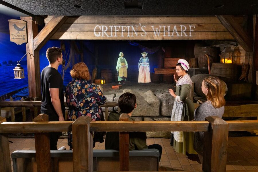 Boston: Boston Tea Party Ships and Museum Interactive Tour - 3D Holographic Arguments, British Soldiers, and Colonists in Motion