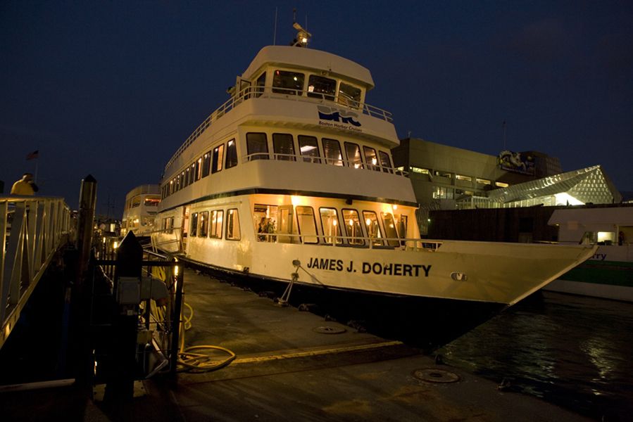 Boston: City Cruises Sunset Skyline Cruise with Commentary - Service, Guides, and the Personality of the Tour