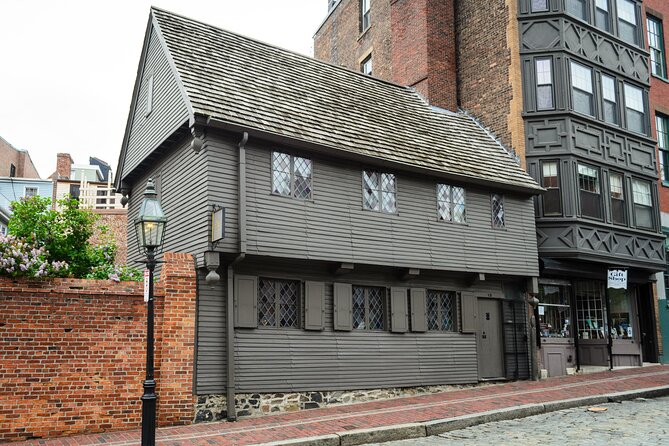 Boston: Freedom Trail History Small Group Walking Tour - Boston Massacre Site and the guide’s balancing act