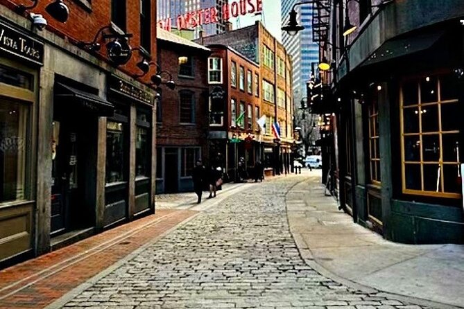 Boston Freedom Trail Walking Tour with Costumed Guide - Practical tips so you hear everything and stay comfortable