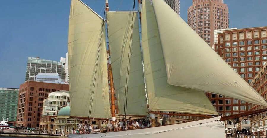 Boston: Harbor Champagne Sunset Sail from Rowes Wharf - Rowes Wharf start: check in fast, then settle in