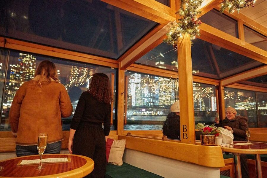 Boston: Harbor Sunset Yacht Cruise - The Bar, Drinks, and Onboard Music: What to Expect After the Views