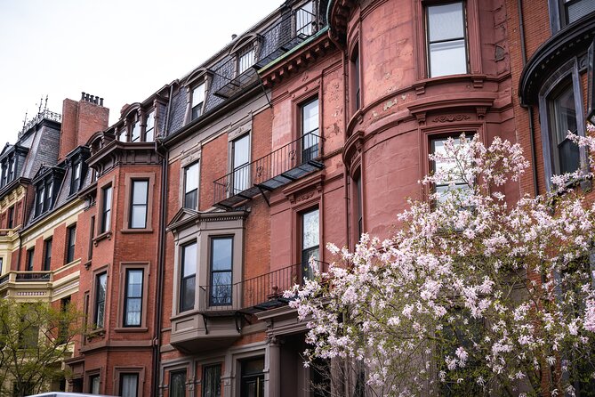 Boston History Tour: Scenic Walk Through Time & Landmarks - The old bookstore site, plus why literature fits Revolution-era Boston
