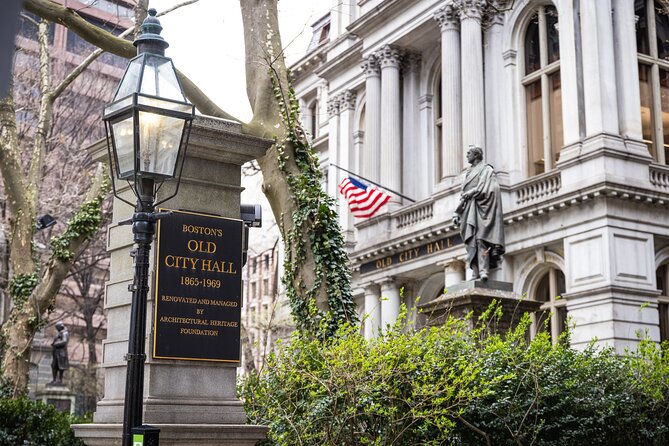 Boston History Tour: Scenic Walk Through Time & Landmarks - Old State House: the Declaration announcement and the Boston Massacre contrast
