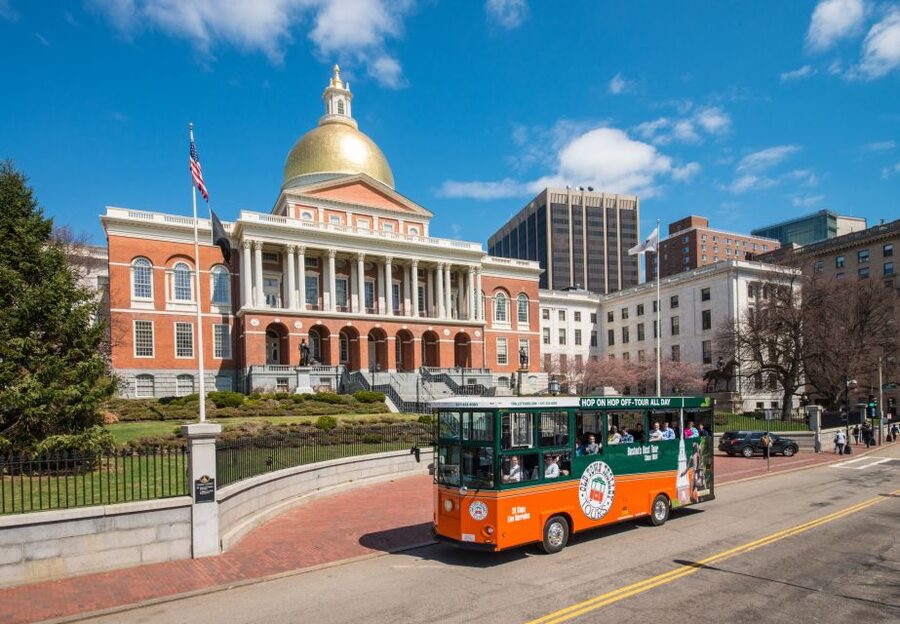 Boston: Hop-on Hop-off Old Town Trolley Tour - How the Old Town Trolley tour makes Boston feel manageable