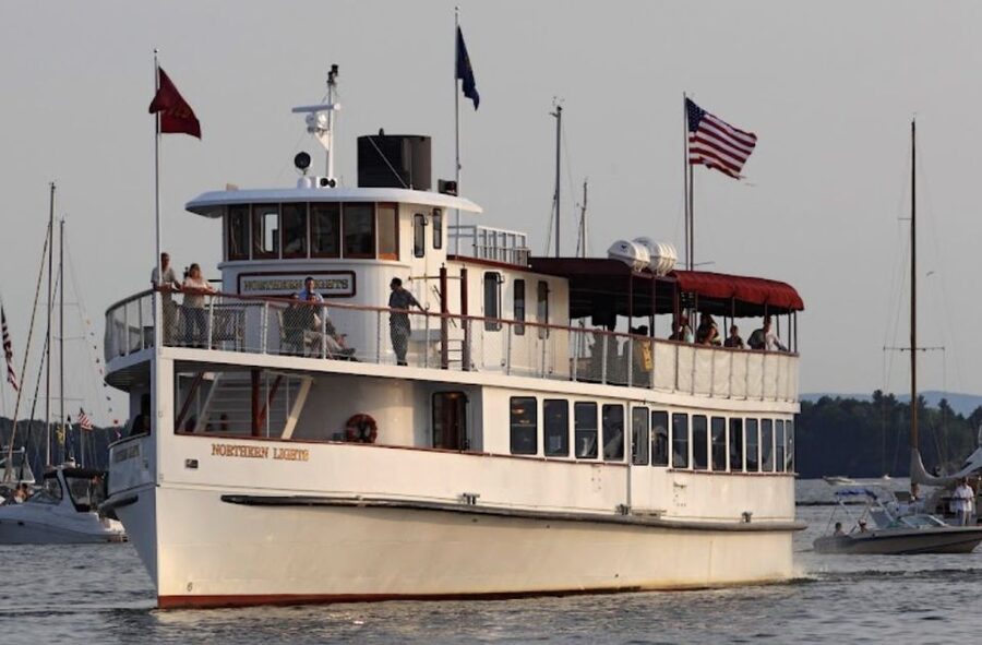 Boston: New England Harbor Cruise - Spectacle Island and the Captain’s Moderate Style of Storytelling