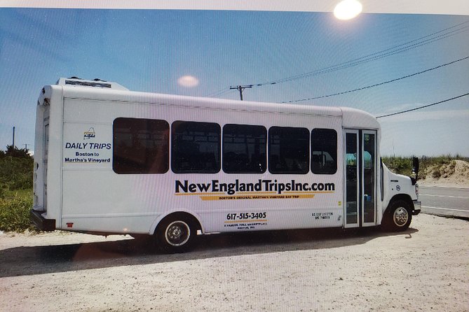 Boston to Martha's Vineyard Day Trip with Optional Island Tour - Optional 3-Hour Island Tour: Lighthouses, Aquinnah, and Edgartown Town-Views