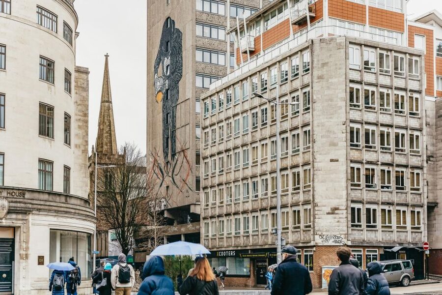 Bristol: Blackbeard to Banksy Guided Walking Tour - Pace, comfort, and what to wear on Bristol’s cobbles