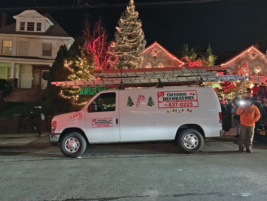 Brooklyn: Dyker Heights Christmas Walking Tour - The Unwritten Codes: The neighborhood rules you’ll actually feel