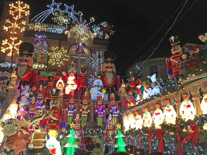 Brooklyn: Dyker Heights Christmas Walking Tour - Crowd Control, Pacing, and Staying With Your Guide