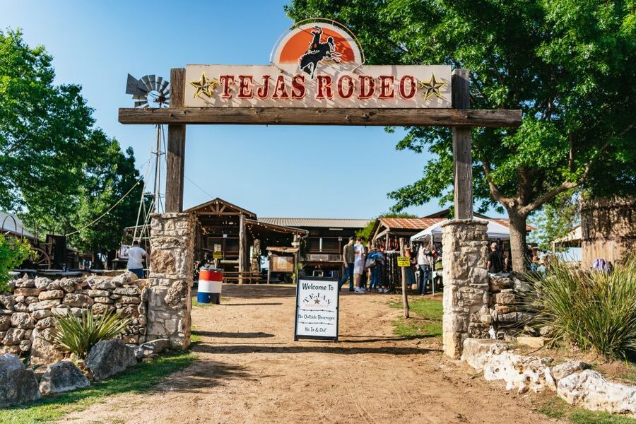 Bulverde: Saturday Night Rodeo General Admission Ticket - Entering the Main Gate and Figuring Out Seats