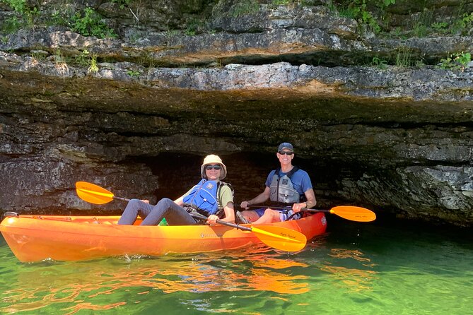 Cave Point Kayak Tour - Guides matter here, and the reviews back it up