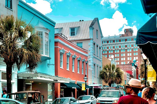 Charleston Brunch Food Tour: Biscuits, Shrimps, Grits and More - American Theater glamour: 1942 architecture and Hollywood shine